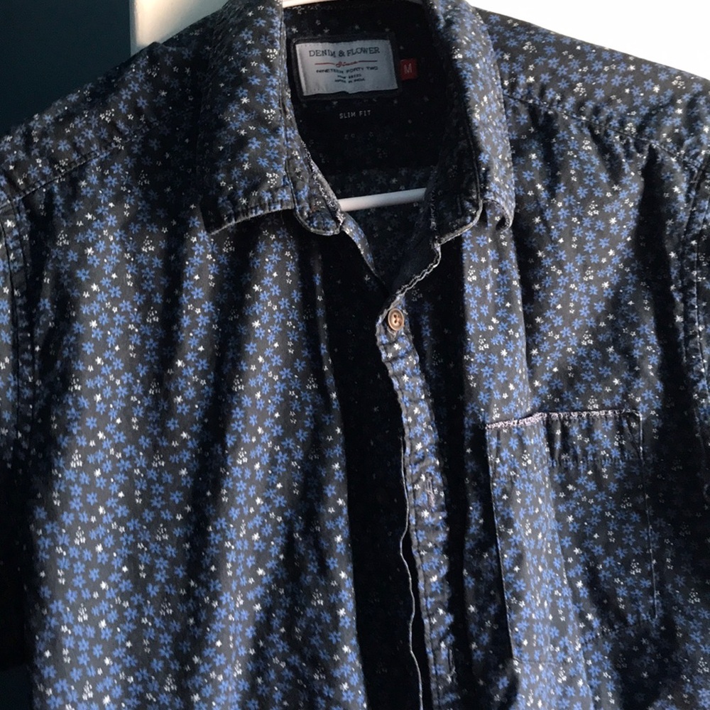 Men’s Medium Slim Fit Flower Print Button Up